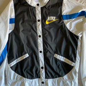 nike womens windbreaker